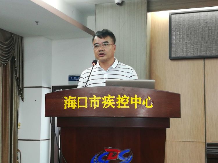 海口市医学会秘书长孟晓红,海南省人民医院医务处副处长吴斌,海口市第